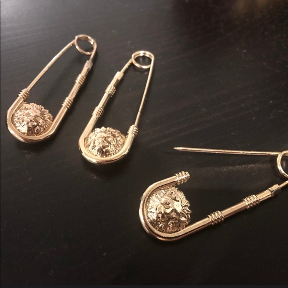 Versus Versace Safety Pin - Picture 2 of 3